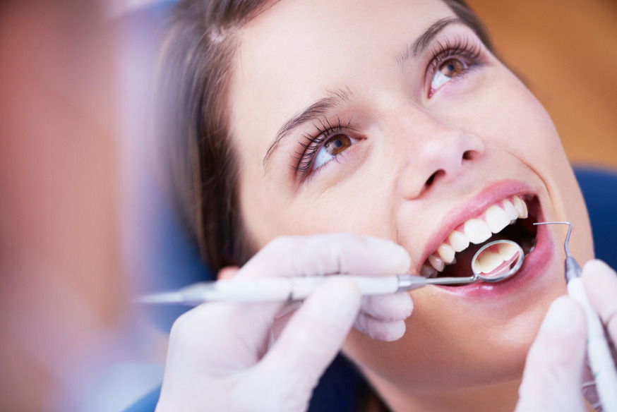 что делает стоматолог терапевт взрослый